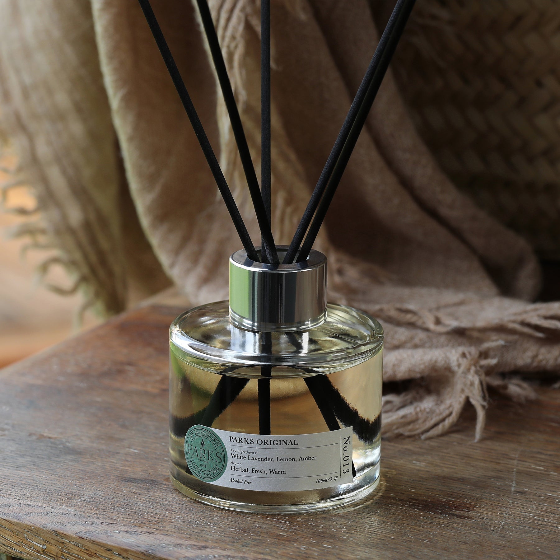 How to Choose a Reed Diffuser (Room Size, Longevity & Scent Strength)